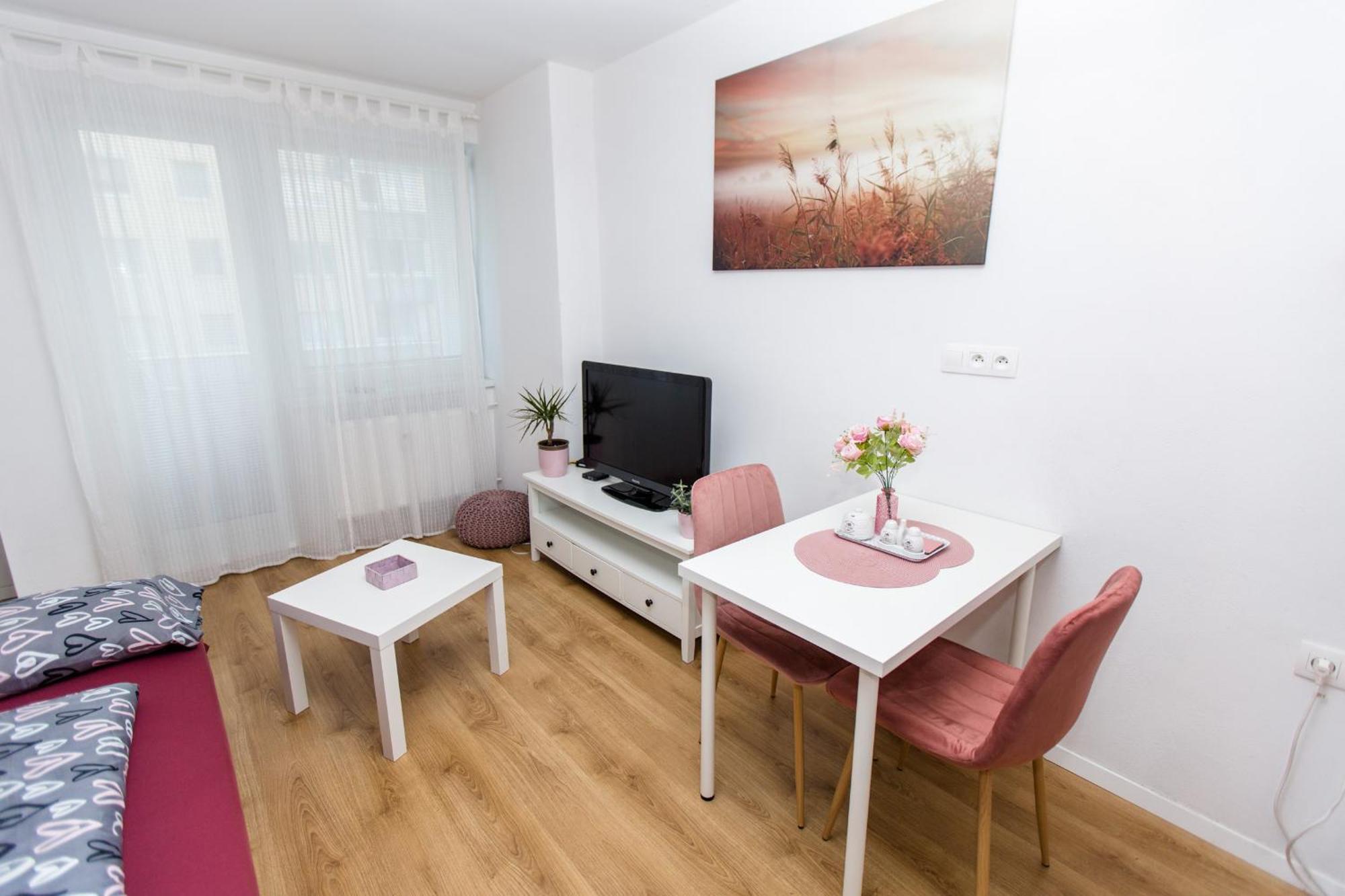 Apartment Near The Ondrej Nepela Winter Stadium Pozsony Kültér fotó